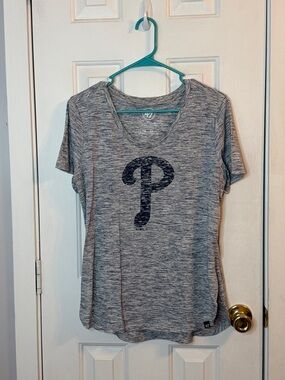 47 Women's | Phillies | Heather Gray Short Sleeve Distressed Tee, NEVER WORN